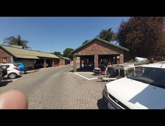 3 BEDROOM TOWNHOUSE FOR SALE IN GLEN MARAIS